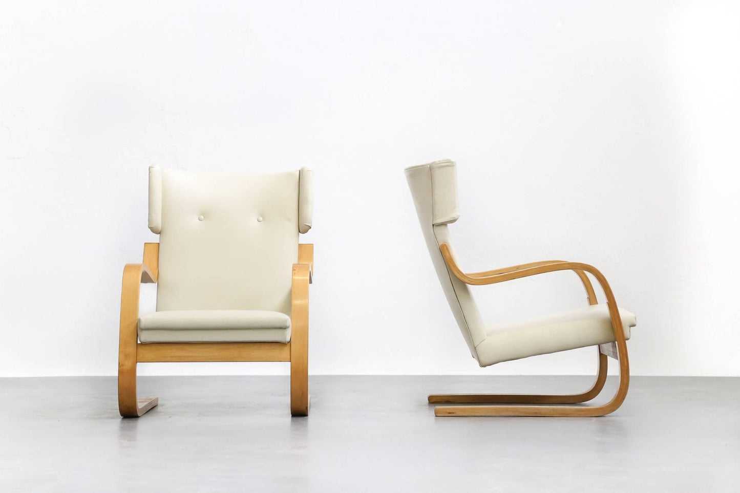 Finnish Model 401 Lounge Chairs by Alvar Aalto, 1930s, Set of 2