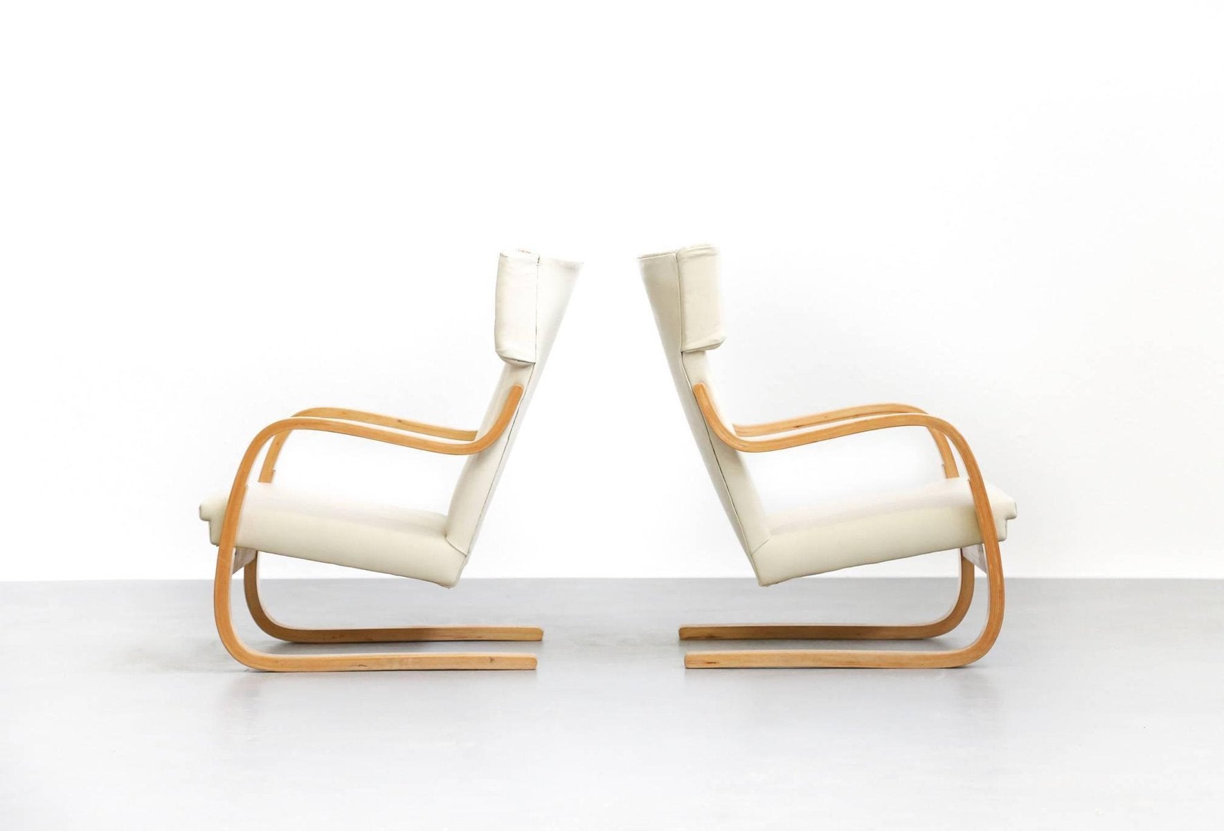 Finnish Model 401 Lounge Chairs by Alvar Aalto, 1930s, Set of 2