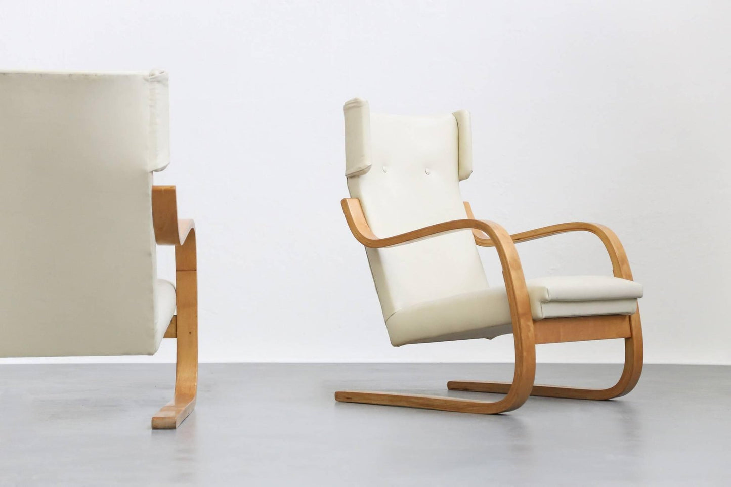 Finnish Model 401 Lounge Chairs by Alvar Aalto, 1930s, Set of 2