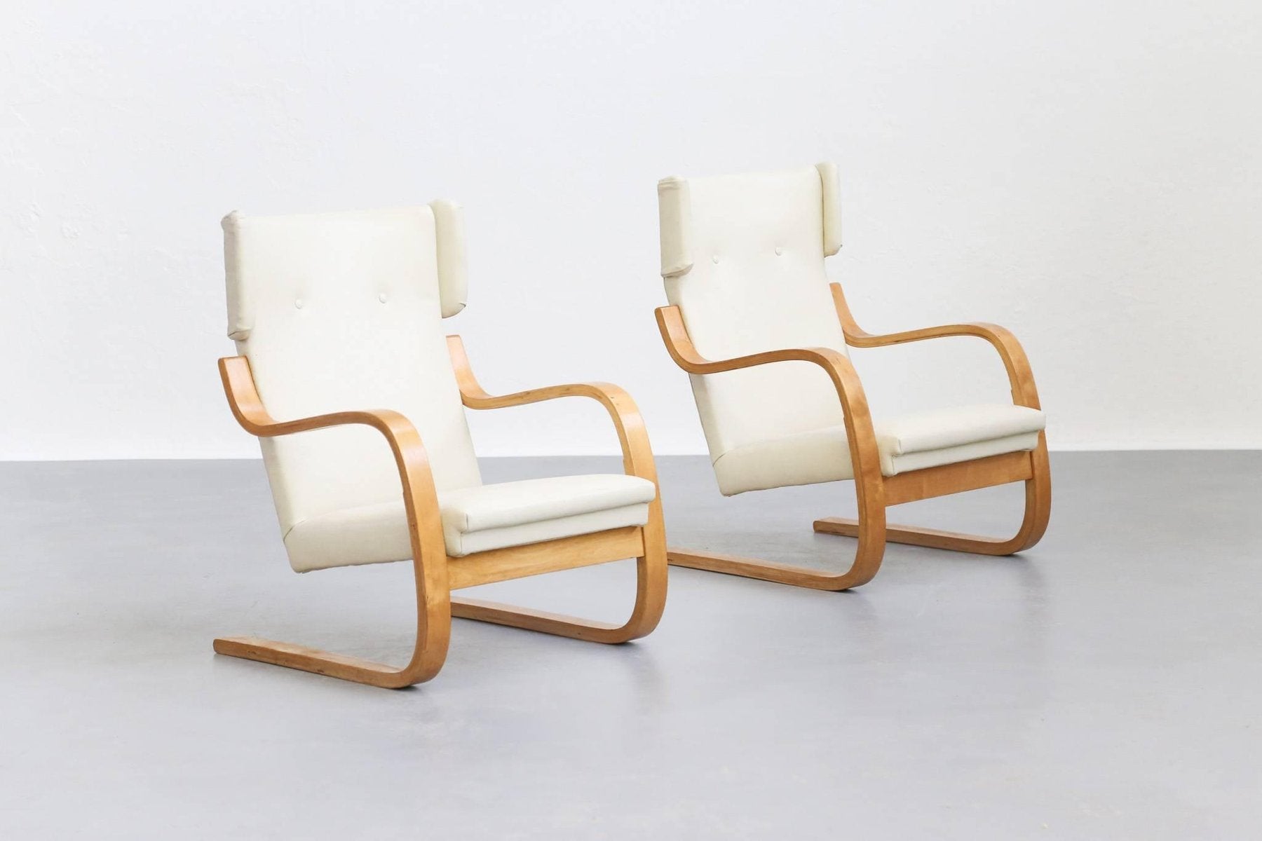 Finnish Model 401 Lounge Chairs by Alvar Aalto, 1930s, Set of 2