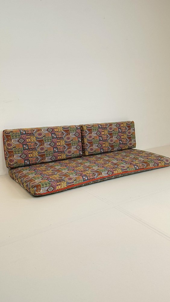 Floor Daybed in Patterned Fabric