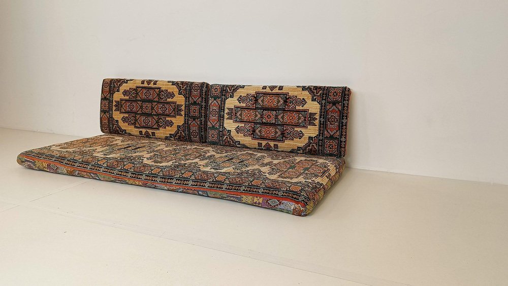 Floor Daybed in Patterned Fabric