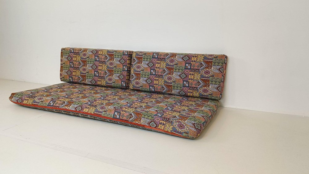 Floor Daybed in Patterned Fabric