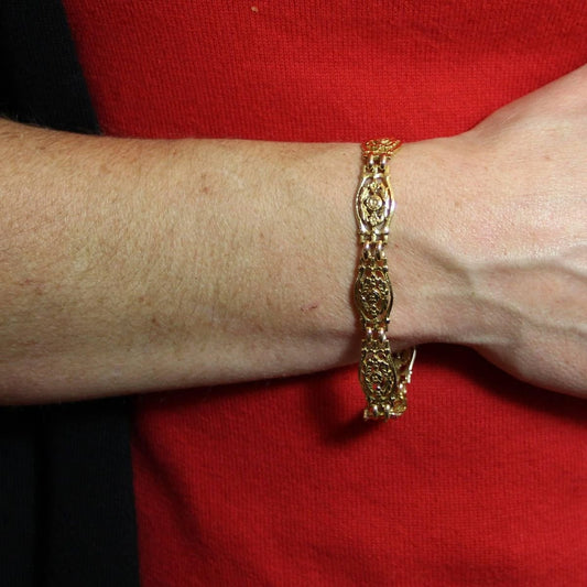 French 18 Karat Yellow Gold Bracelet with Floral Motifs, 1900s