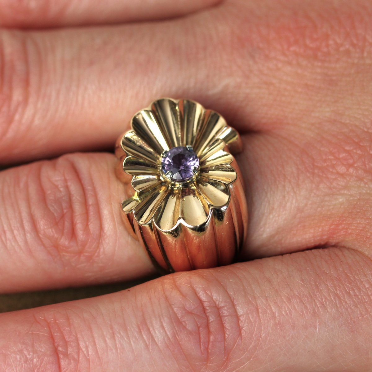 French 18 Karat Yellow Gold Gadrooned Tank Ring with Natural Purple Sapphire, 1950s