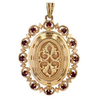 French 18 Karat Yellow Gold Medallion with Garnet, 1960s-OLU-1784787