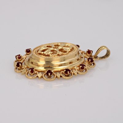 French 18 Karat Yellow Gold Medallion with Garnet, 1960s-OLU-1784787