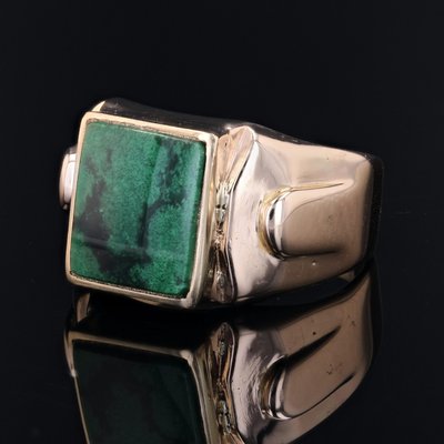 French 18 Karat Yellow Gold Signet Ring with Maw Sit Sit Jade, 1930s-OLU-1784785