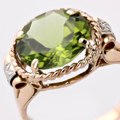 French 4.20 Carats Peridot 18 Karat Rose Gold Ring, 1950s-OLU-1743319