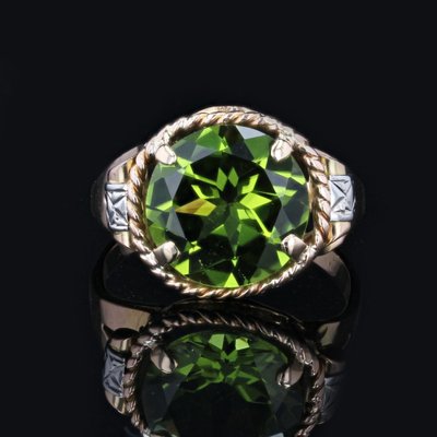 French 4.20 Carats Peridot 18 Karat Rose Gold Ring, 1950s-OLU-1743319