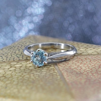 French Aquamarine 18 Karat White Gold Solitaire Ring, 1970s-OLU-1388185