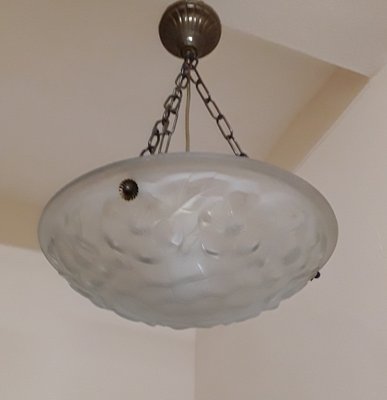 French Art Deco Ceiling Lamp with Hibiscus Patterned Glass Bowl & Brass Chain, 1930s-HOI-1409236