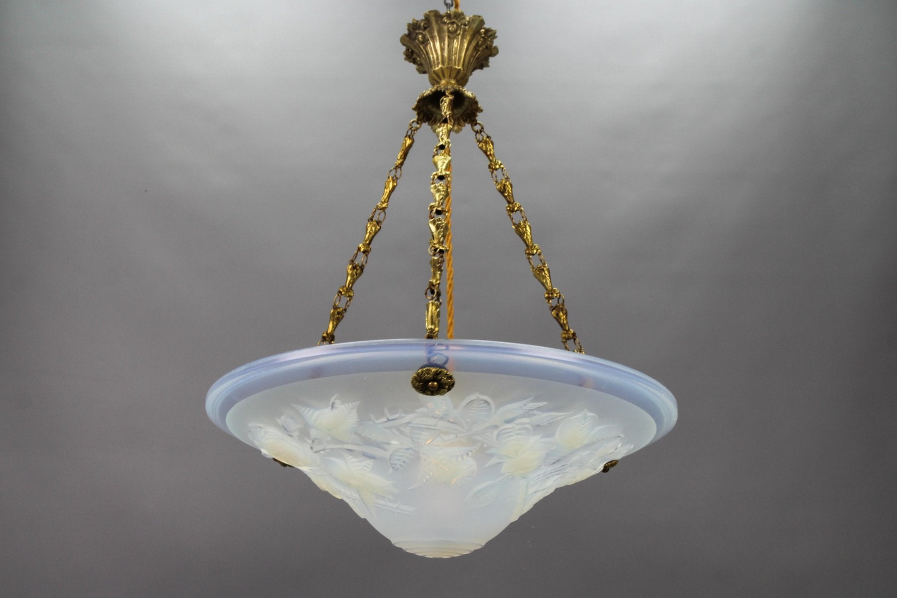 French Art Deco Opalescent Glass Pendant Light with Roses by Pierre Maynadier, 1920s