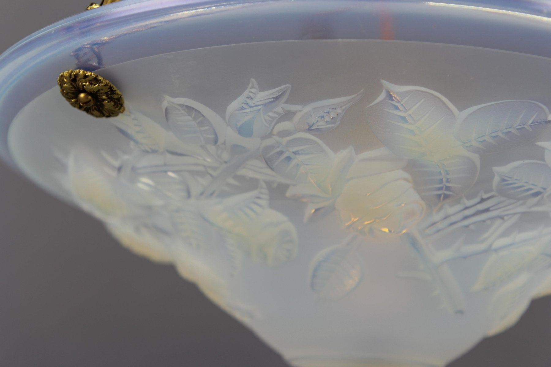 French Art Deco Opalescent Glass Pendant Light with Roses by Pierre Maynadier, 1920s