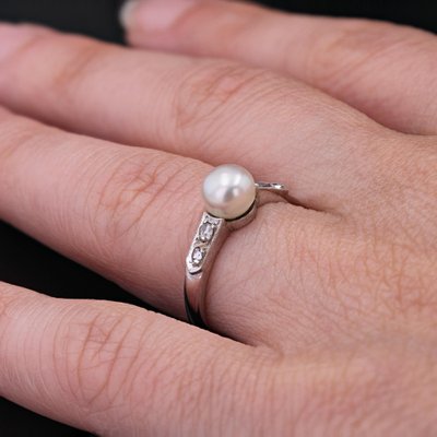 French Diamond Cultured Pearl 18 Karat White Gold Ring, 1950s-OLU-1704236