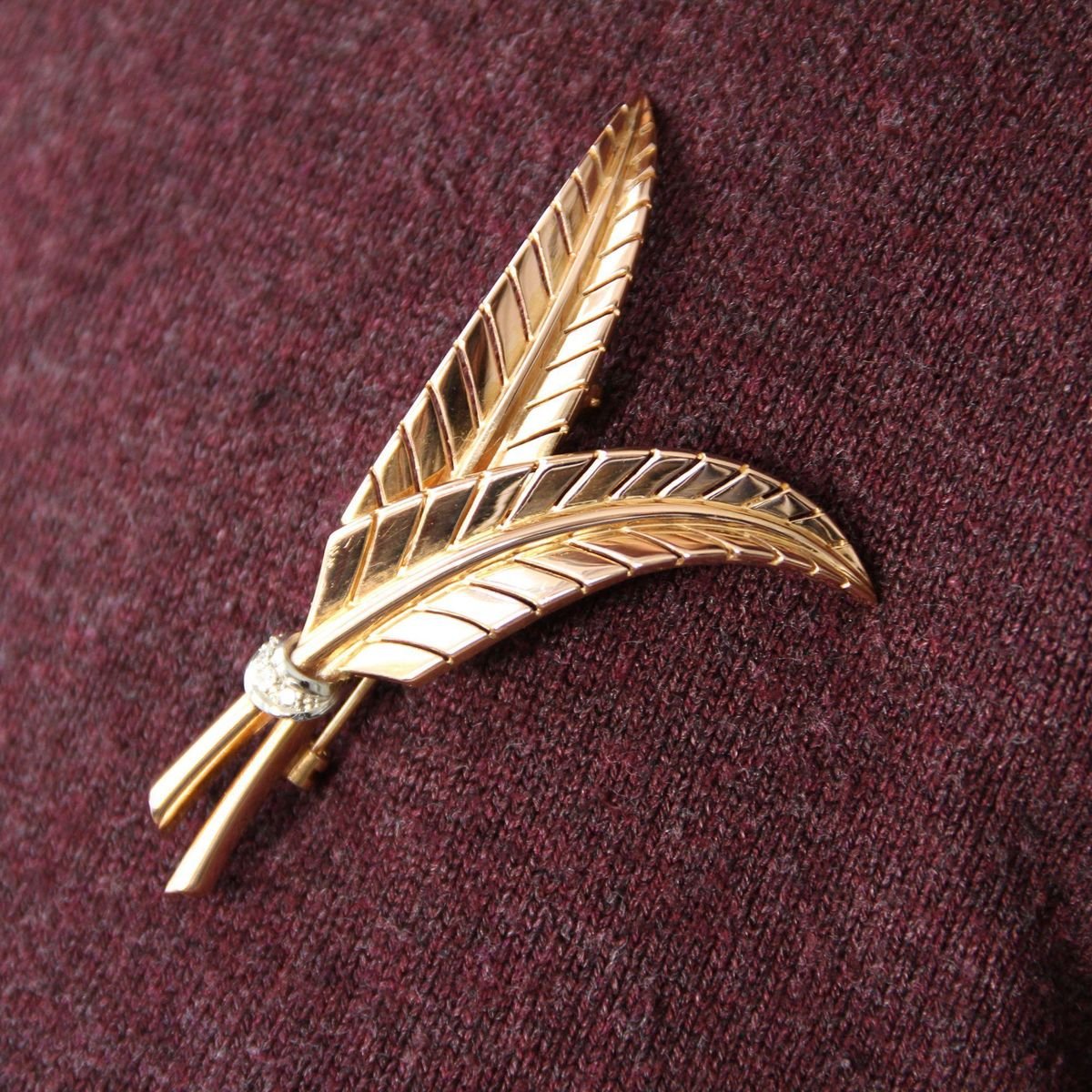 French Diamonds and 18 Karat Yellow Gold Fern Leaves Brooch, 1950s