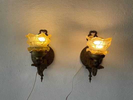 French Flower-Shaped Smoke Glass & Brass Sconces, 1940s, France, Set of 2-RDS-1405878