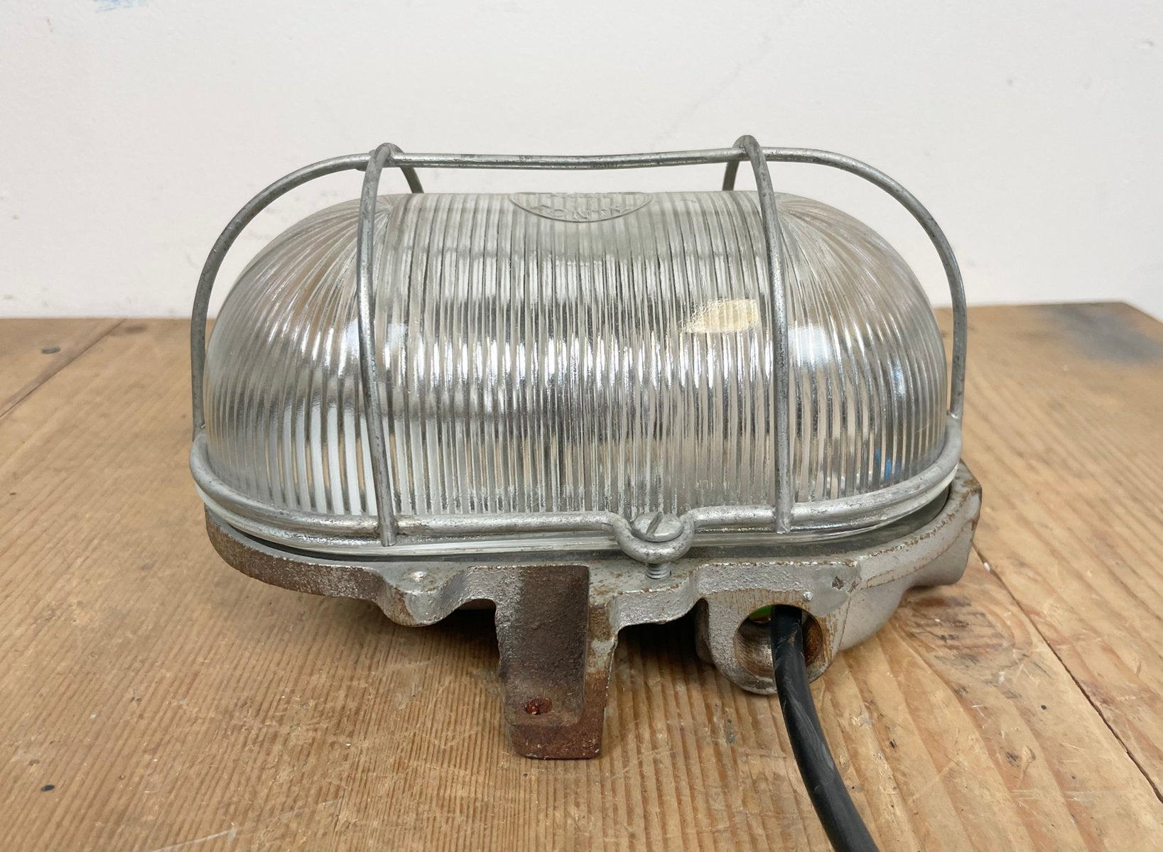 French Industrial Cast Iron Wall Lamp from Electro Fonte, Paris, 1960s