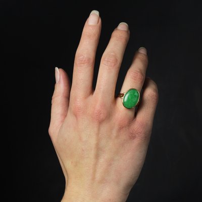 French Jade Jadeite 18 Karat Yellow Gold Ovale Ring, 1960s-OLU-1778271