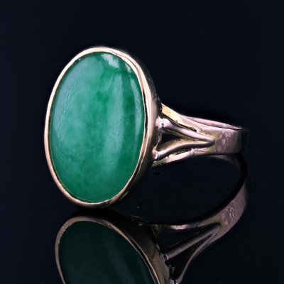 French Jade Jadeite 18 Karat Yellow Gold Ovale Ring, 1960s-OLU-1778271