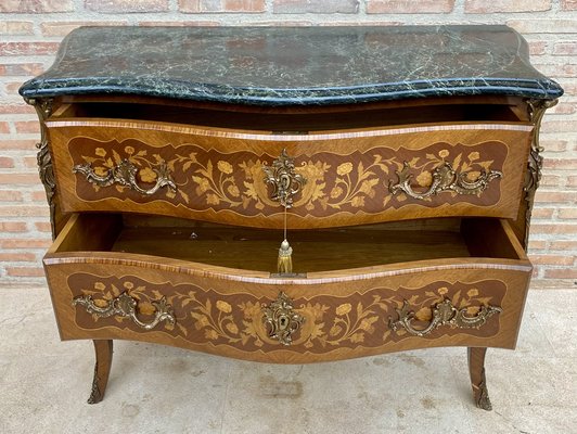 French Louis XV Style Bombé Satinwood Marquetry and Ormolu Mounted Commode, 1940s-NOU-1822947