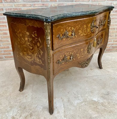 French Louis XV Style Bombé Satinwood Marquetry and Ormolu Mounted Commode, 1940s-NOU-1822947