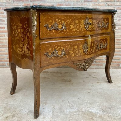 French Louis XV Style Bombé Satinwood Marquetry and Ormolu Mounted Commode, 1940s-NOU-1822947