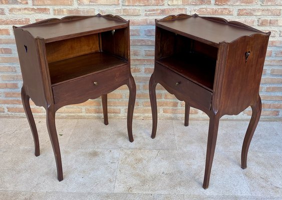 French Louis XV Style Walnut Nightstands, 1960s, Set of 2-NOU-1765538