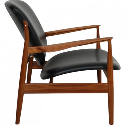 French Lounge Chair in Black Leather and Walnut by Finn Juhl-MTD-2028744