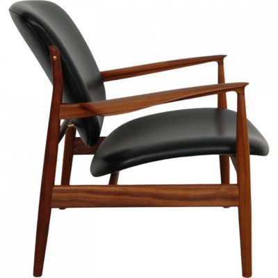 French Lounge Chair in Black Leather and Walnut by Finn Juhl-MTD-2028743