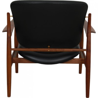 French Lounge Chair in Black Leather and Walnut by Finn Juhl-MTD-2028743