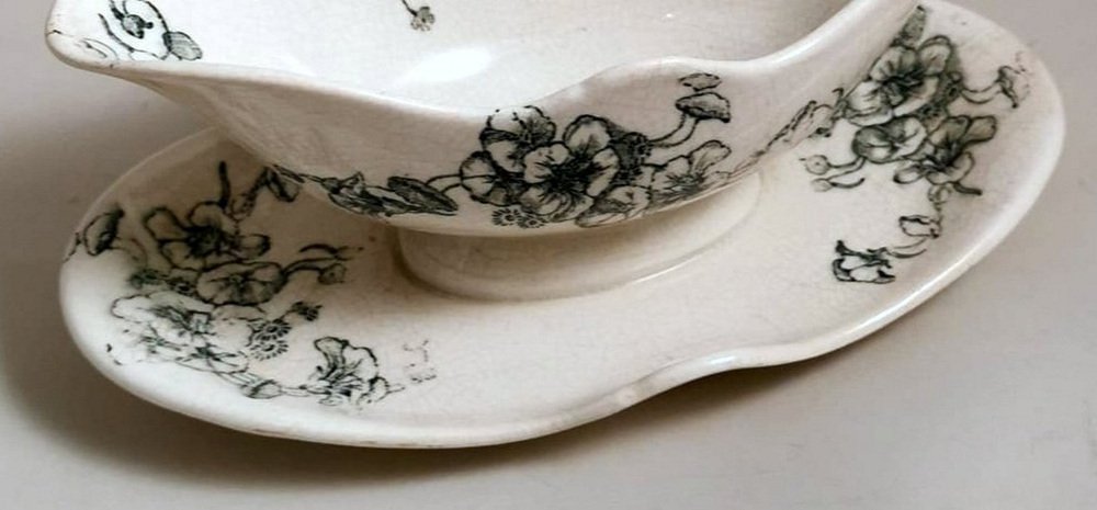 French Majolica Capucine Gravy Boat with Flower Decoration from Leon Bertrand, Bordeaux, 1950s