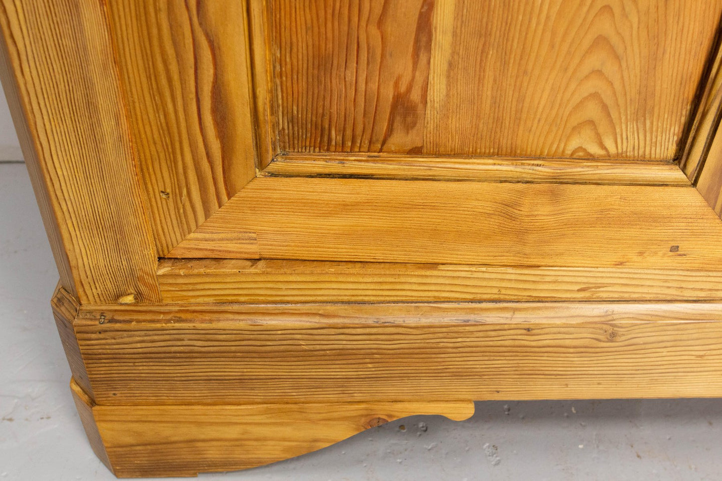 French Provincial Sideboard in Pine, Mid-19th Century