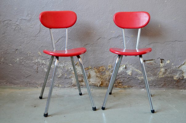 French Red Plastic Chairs, 1950s, Set of 2-AIU-1078903