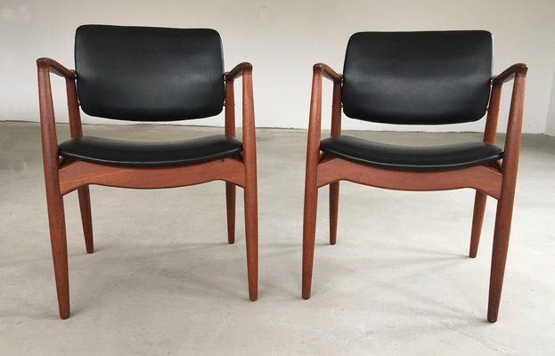 Fully Restored Captains Chairs by Erik Buch, 1960s, Set of 2-VVO-1974166