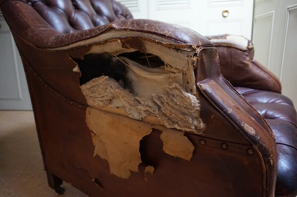 Gentlemans Armchair in Distressed Leather, 1840s-EA-1444812