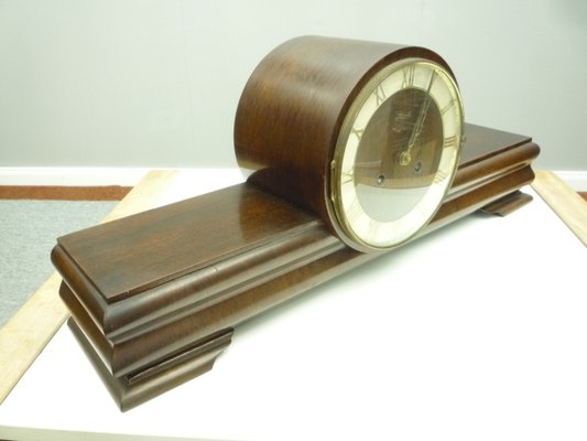 German Art Deco Mantel Clock from Hermle, 1930s-UG-1393379