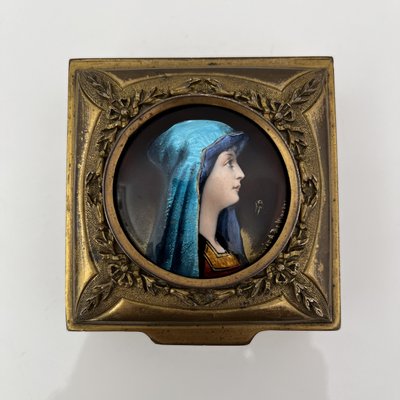 Gilt Bronze Box Portrait in Medallion attributed to De Mandre, France, 1900s-XOM-2036018