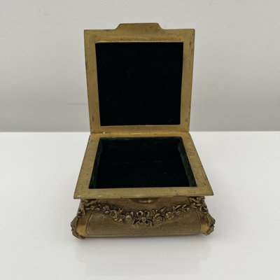 Gilt Bronze Box Portrait in Medallion attributed to De Mandre, France, 1900s-XOM-2036018