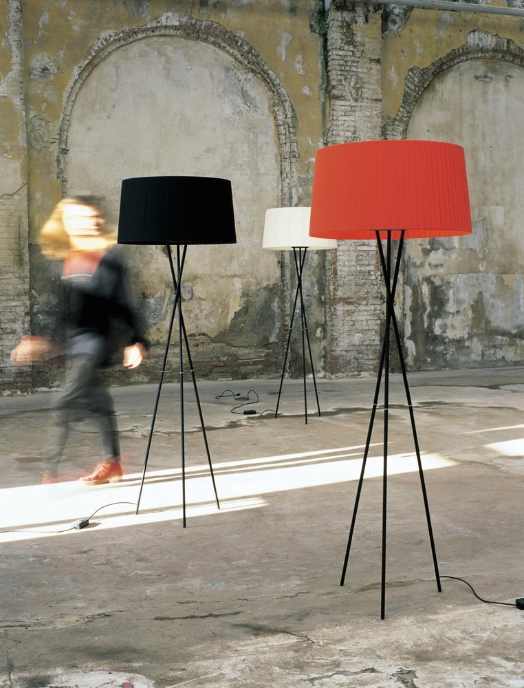 Green Trípode G5 Floor Lamp by Santa & Cole