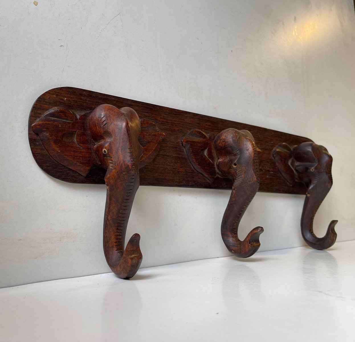 Hand-Carved Elephant Coat or Towel Rack in Dark Wood, 1930s