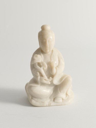 Hand-Carved White Alabaster Figure of Guanyin, China, Early 20th Century