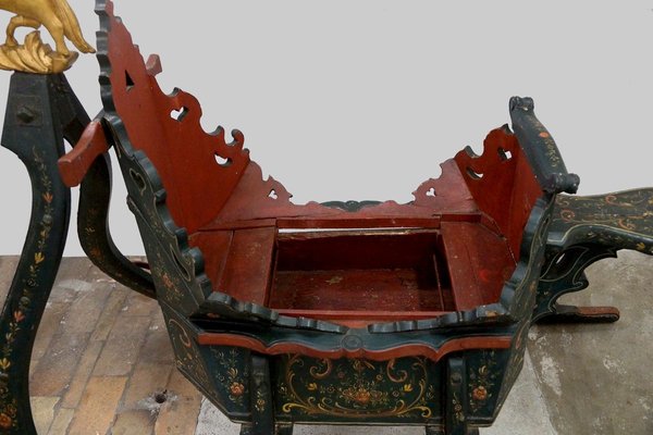 Hand-Painted Antique Sleigh with Golden Horse-GQ-784778