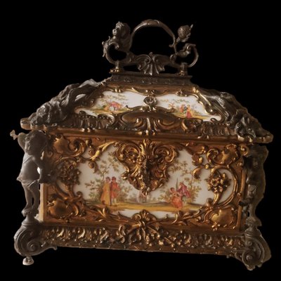 Hand-Painted Limoges Ceramic Treasure Box-GEL-1797295