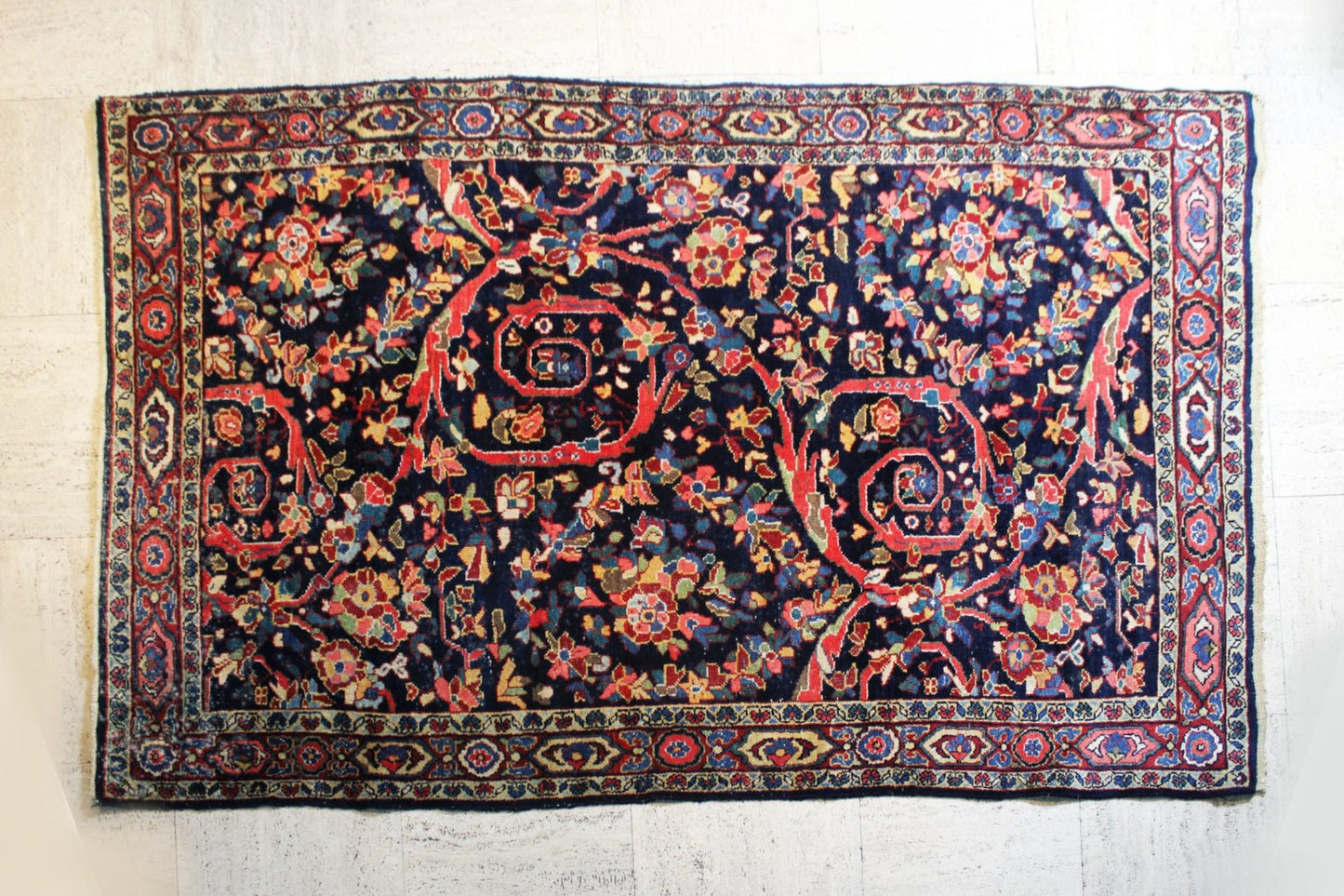 Handmade Middle Eastern Mahal Rug