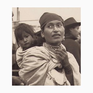 Hanna Seidel, Ecuadorian Mother at Market, Black and White Photograph, 1960s-DYV-1396072