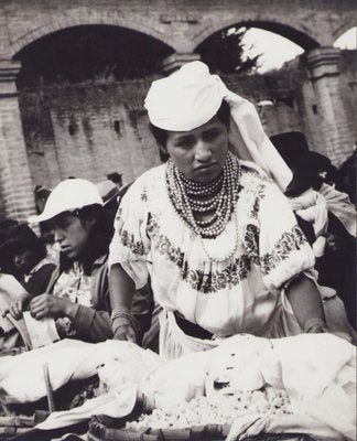 Hanna Seidel, Ecuadorian Woman at Market, 1960s, Black and White Photograph-DYV-1401408