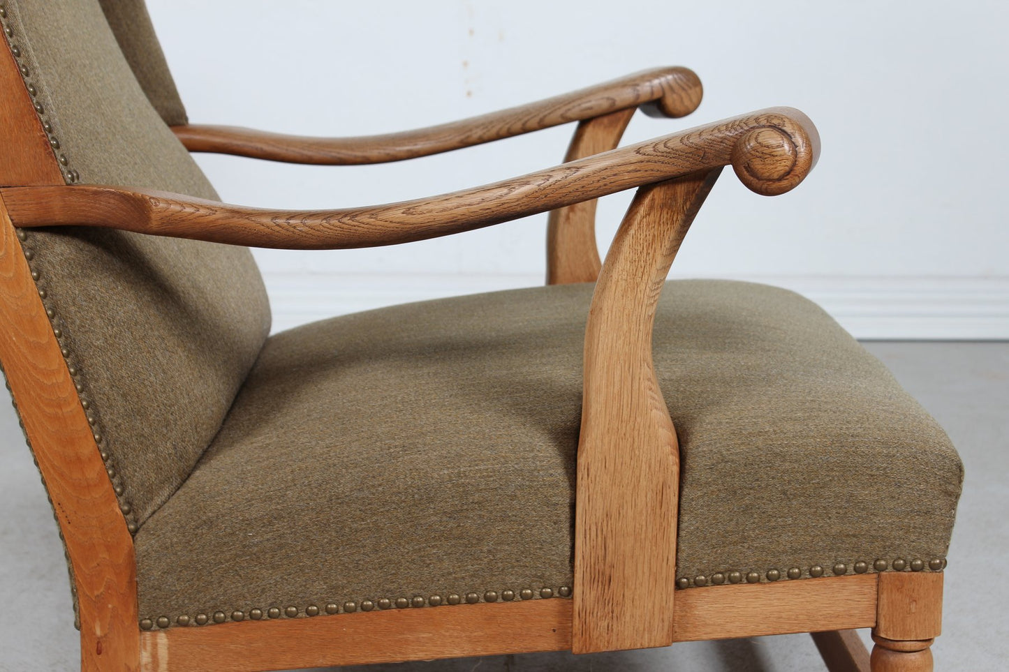 High Back King Chair in Oak with Greenish Wool by Axel Einar Hjorth, Denmark, 1940s