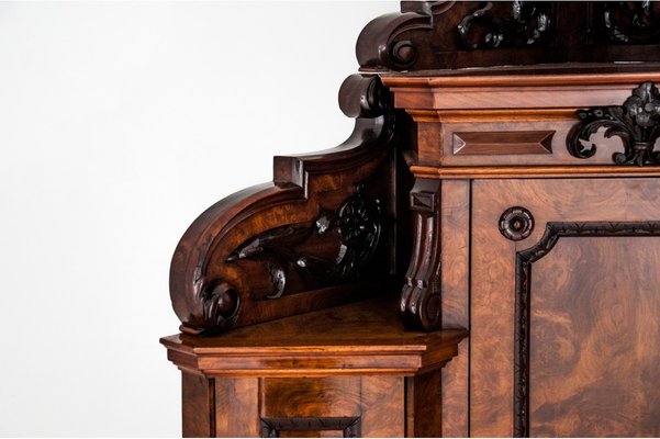 Historic Corner Cabinet, 1900s-BXB-980083