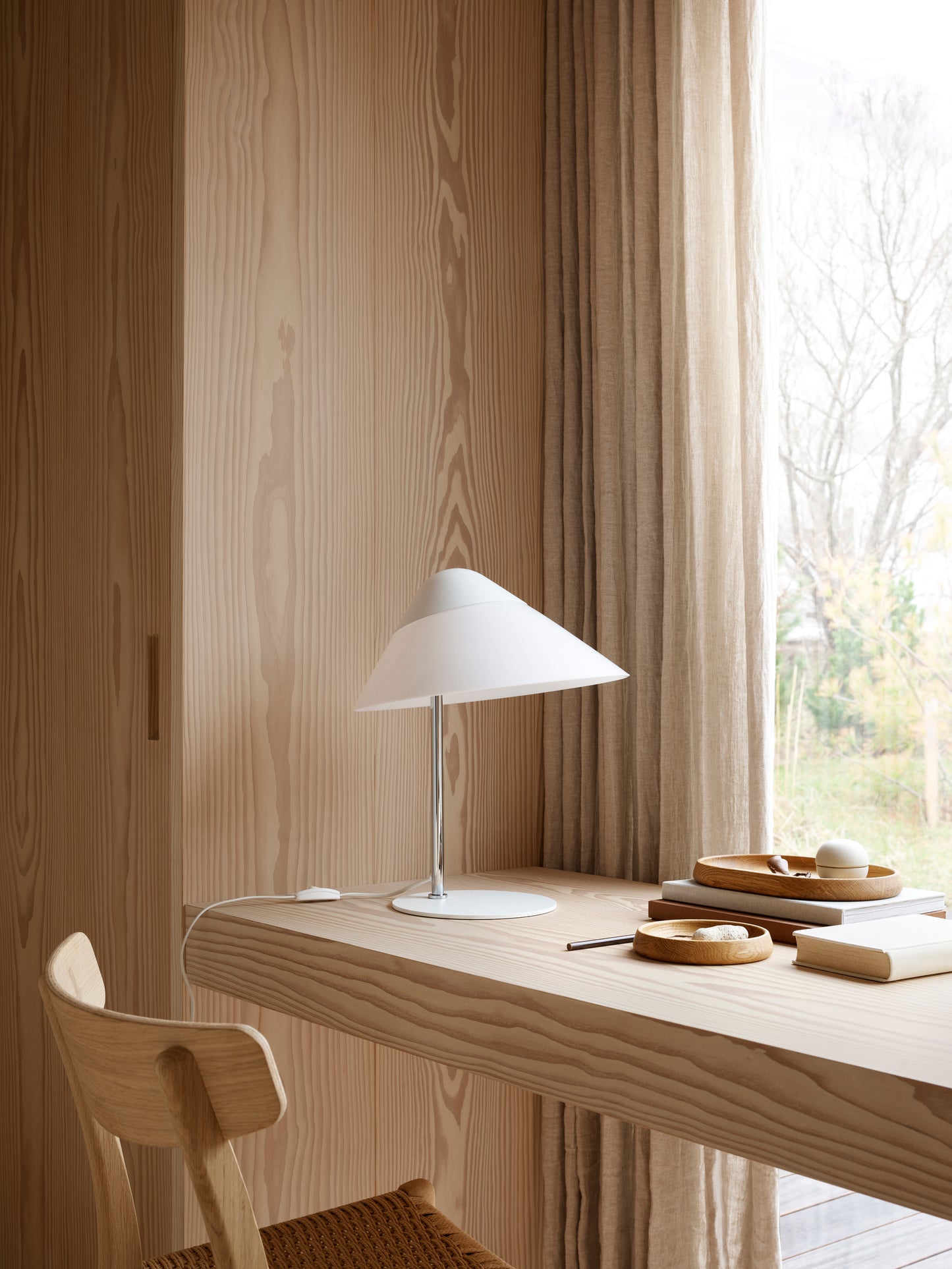 HJW01 OPALA TABLE LAMP MINI